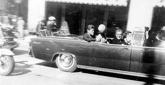  John Fitzgerald Kennedy dans la voiture présidentielle 