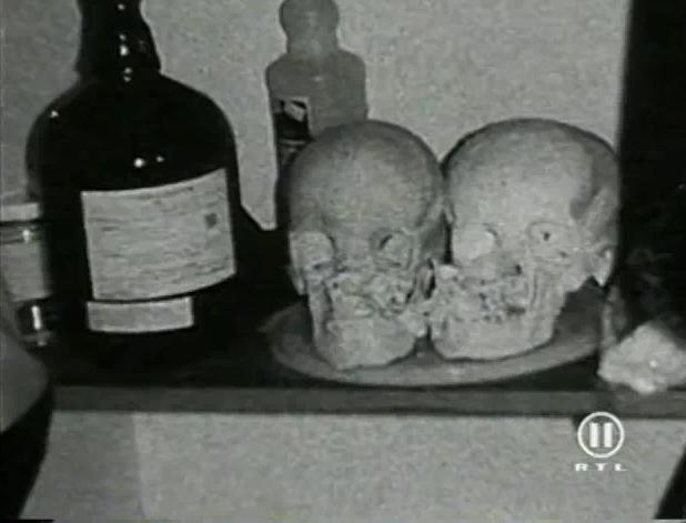 Deux crânes trouvés dans l'appartement de Dahmer.