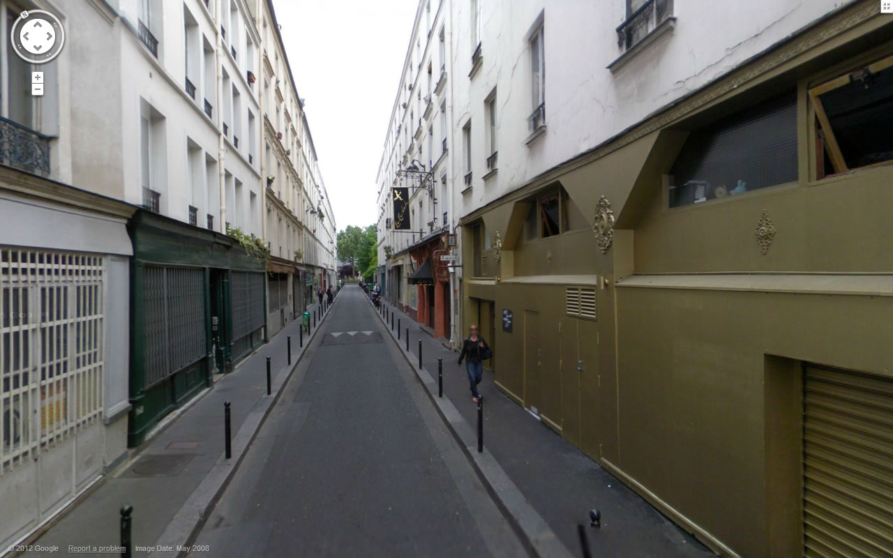Vue de l'étroite rue La Forge Royale, où habite la jeune et belle Estelle Magd. Crédit photo : Google Street View.