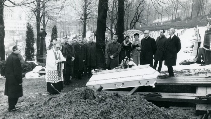 La femme Isdal a été enterrée dans un cercueil en zinc qui ne se décompose pas. | Photo de la police de Bergen