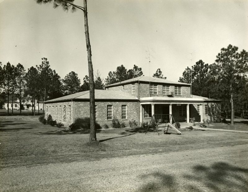 Dortoir Madison Cottage de l'école industrielle de Floride pour garçons. Bibliothèque et archives de l'État de Floride