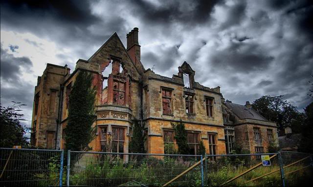Nocton Hall Hospital, Angleterre | Image via abandonedbytime