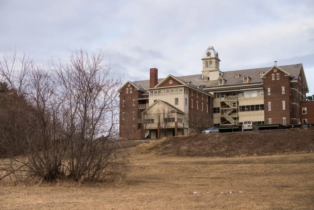 L'arrière de l'orphelinat St. Joseph, aujourd'hui fermé, à Burlington, dans le Vermont. Ian MacLellan pour BuzzFeed News