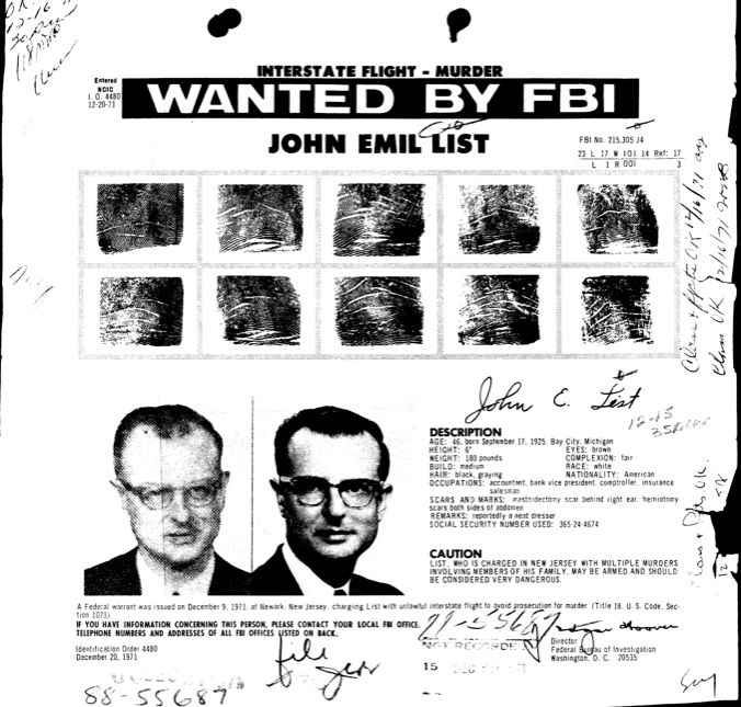 Un avis de recherche de John List, fourni par le FBI avec des notes dessus, montre ses photos, ses empreintes digitales et le décrit comme "un habilleur soigné". Avec l'aimable autorisation du Federal Bureau of Investigation.